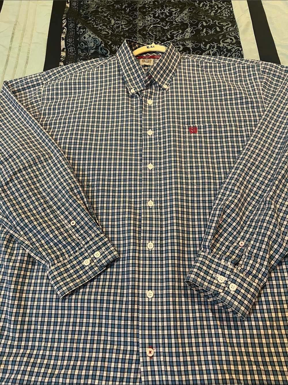Cinch Men's Blue and White Plaid Button-Down Shirt
